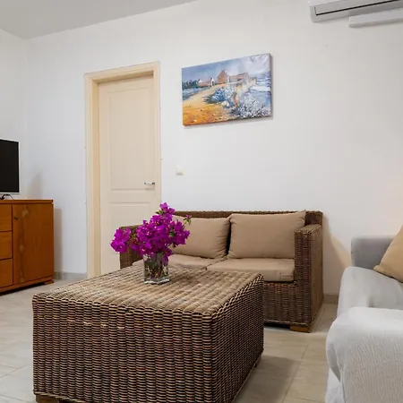 Kriolithos بيت للعطل