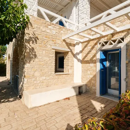 Kriolithos Casa de Férias